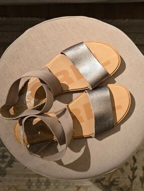 Sorel Ella Sandals Womens 8 Metallic Elastic Strap Comfort Flat Summer